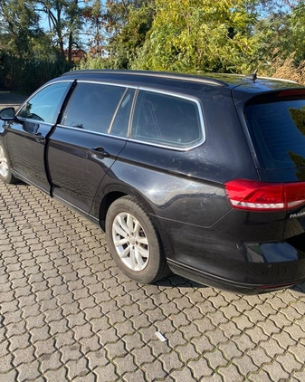 Volkswagen Passat cena 49500 przebieg: 254000, rok produkcji 2015 z Inowrocław małe 79